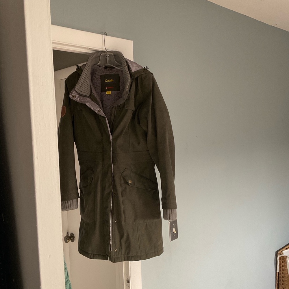 Cabela's women’s Olive Hooded Field Jacket - Picture 3 of 3